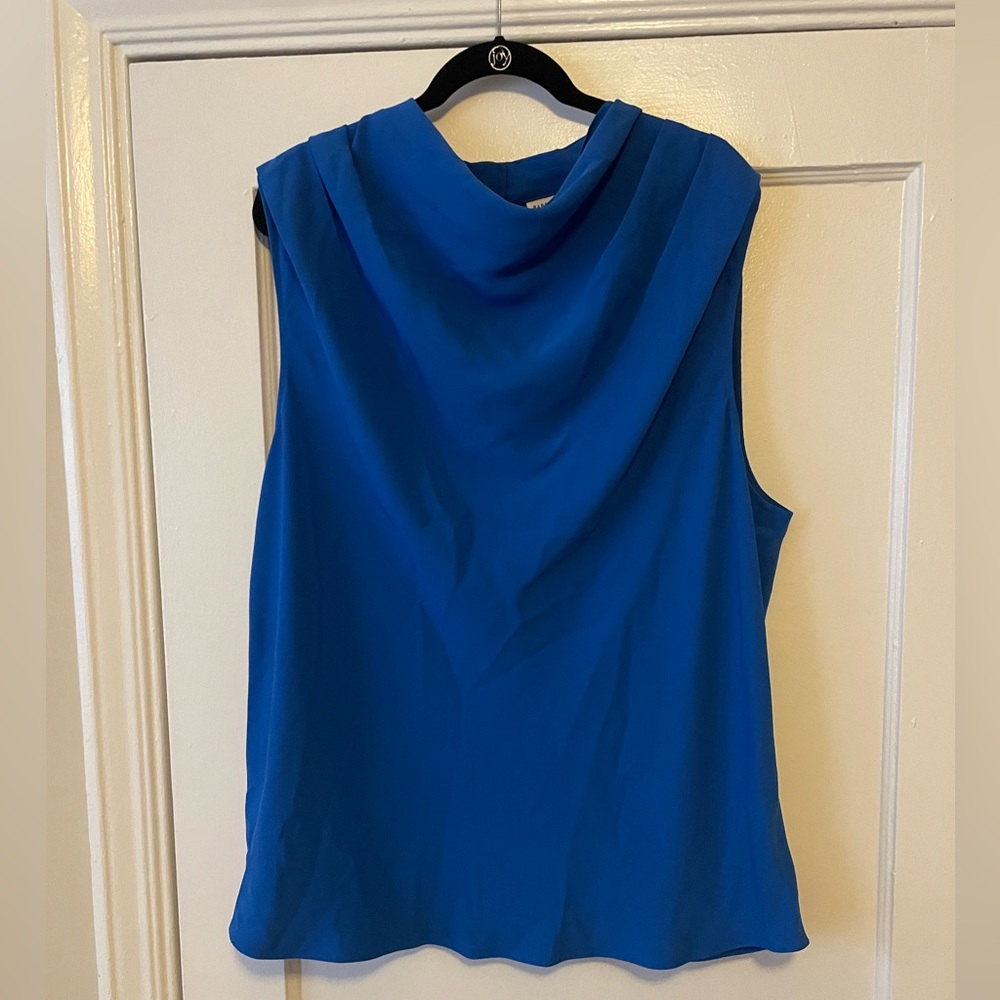 NWT Aritzia Babaton Sleeveless Blouse